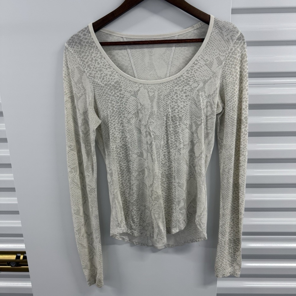 Lululemon Between The Lines Long Sleeve Desert Snake Womens 4 Flaw READ